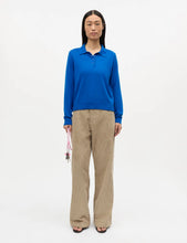 Laden Sie das Bild in den Galerie-Viewer, Fine Merino Rosa Polo Knit, Lapis Blue
