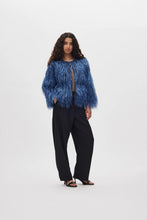 Laden Sie das Bild in den Galerie-Viewer, SAFI Plume blouse, Navy
