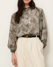 Load image into Gallery viewer, SALVA Blouse Voluta
