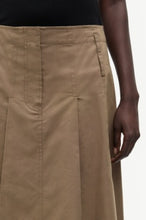 Laden Sie das Bild in den Galerie-Viewer, Satallys skirt 16179, Lead Gray
