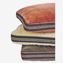 Load image into Gallery viewer, Cotton velvet seating mat, Grey/Black
