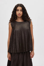 Laden Sie das Bild in den Galerie-Viewer, SINEM Pleats top, French toast
