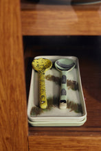 Laden Sie das Bild in den Galerie-Viewer, 70s ceramics serving spoons, mines set of 2
