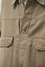 Laden Sie das Bild in den Galerie-Viewer, Storadal Resist Dyed Twill Type II Jacke, Vetiver
