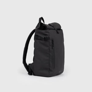 STREAM Slim Rolltop Backpack M Black