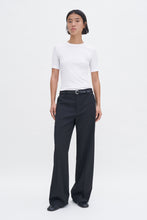 Laden Sie das Bild in den Galerie-Viewer, Tailored Trousers, Black
