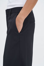 Laden Sie das Bild in den Galerie-Viewer, Tailored Trousers, Black
