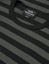 Laden Sie das Bild in den Galerie-Viewer, Fine Wool Tobias Knit, Tarmac/Black
