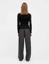 Laden Sie das Bild in den Galerie-Viewer, Pointella Troja LS FAV, Black
