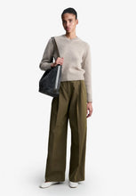 Laden Sie das Bild in den Galerie-Viewer, Violette wool sweater, Taupe
