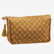 Load image into Gallery viewer, Quilted cotton washbag, Caramel
