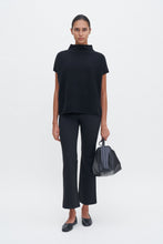 Laden Sie das Bild in den Galerie-Viewer, Ximena Sweater, Black
