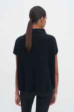 Laden Sie das Bild in den Galerie-Viewer, Ximena Sweater, Black
