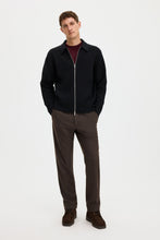 Laden Sie das Bild in den Galerie-Viewer, Ribbed Wool Zip Cardigan, Black
