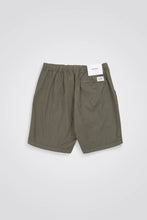 Load image into Gallery viewer, Ezra Light Twill Shorts Dried Sage Green
