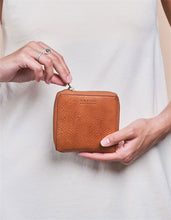 Load image into Gallery viewer, Sonny Square Wallet Cognac Stromboli Leather
