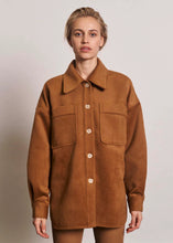 Load image into Gallery viewer, Helia Oversize Shirt Cognac
