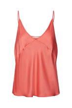 Load image into Gallery viewer, Jette Solid bias seams camisole Strawberry
